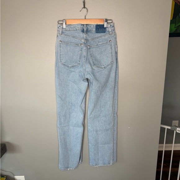 Abercrombie & Fitch 90s Relaxed Jean - Picture 3 of 11